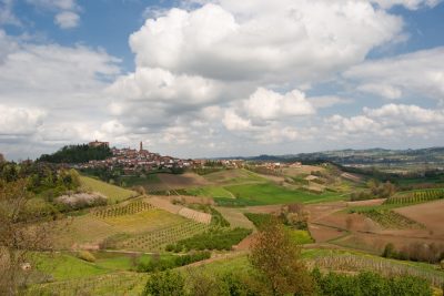 Castello di govone (Roero, Piemonte - Virginiascarsi (Wikipedia), CC BY-SA 3.0