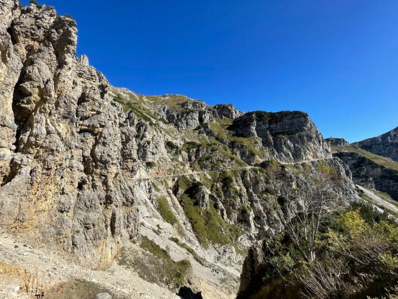 Strada degli Eroi, strada delle 52 gallerie