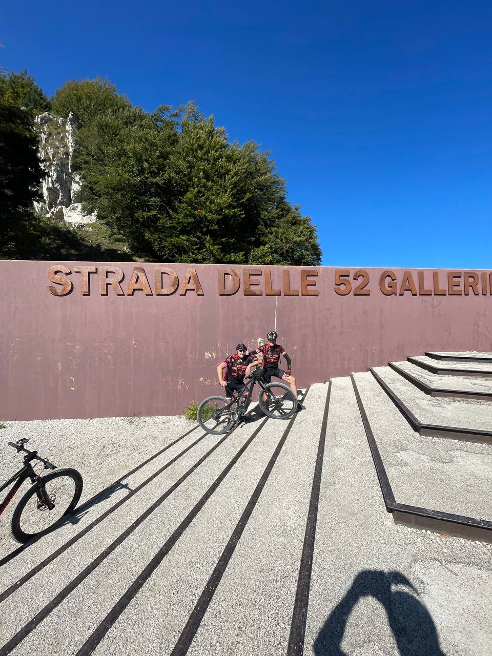 Strada degli Eroi, strada delle 52 gallerie